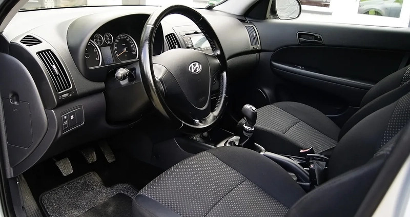 Hyundai I30 cena 17500 przebieg: 150000, rok produkcji 2010 z Szczecin małe 781
